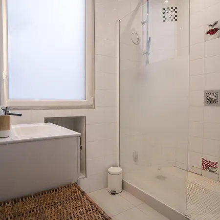 Lovely Nest Near Montmartre Apartment *