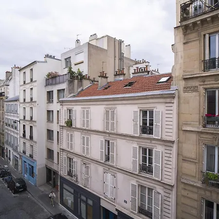 Lovely Nest Near Montmartre Apartment